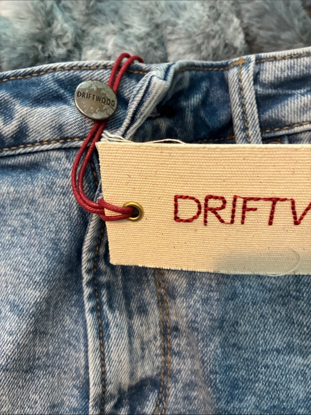 NWOT DRIFTWOOD Light Wash Denim Shorts with Pink & Navy Bandana Panels - Picture 5 of 8
